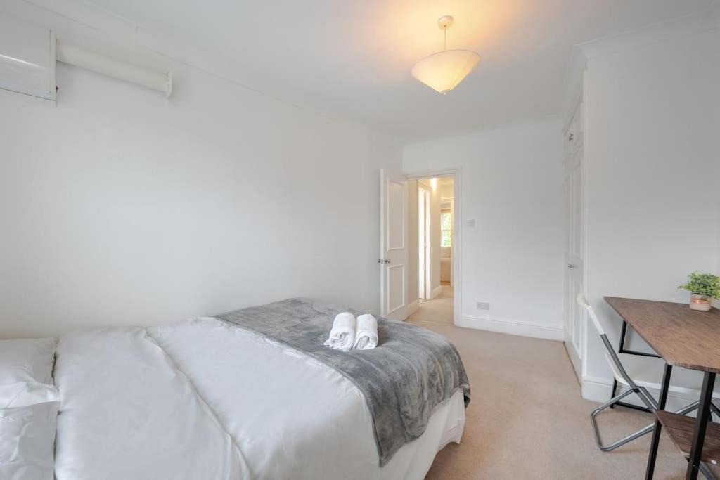 Апартаменты Cosy 2 Bed In Kensington Olympia Лондон Экстерьер фото
